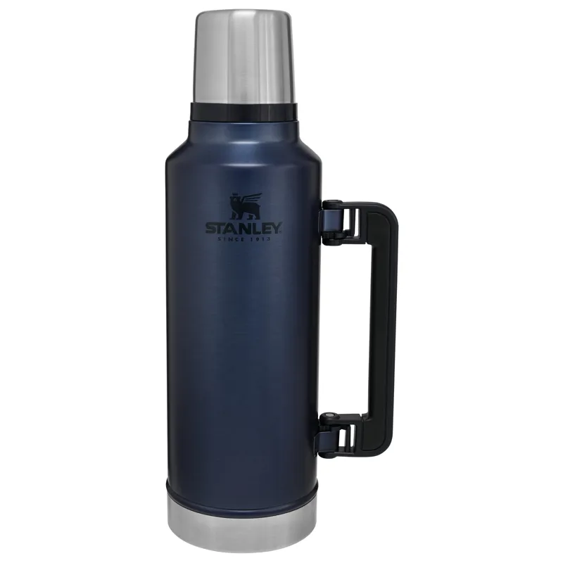 Stanley New Classic Vaccum Bottle 2QT/1.9Ltr in Nightfall
